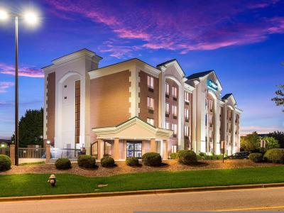 Hotel Clarion Pointe Greensboro Airport - Bild 5