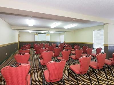 Hotel Red Roof Inn & Suites Madison, GA - Bild 5