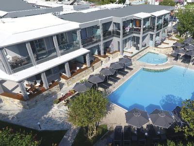 Dionysos Hotel & Suites - Bild 3