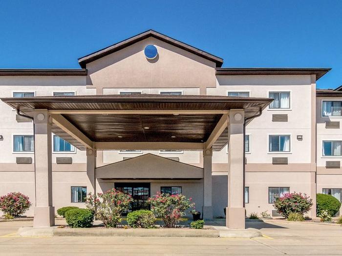 Hotel Quality Inn & Suites Salem Near I-57 - Bild 1