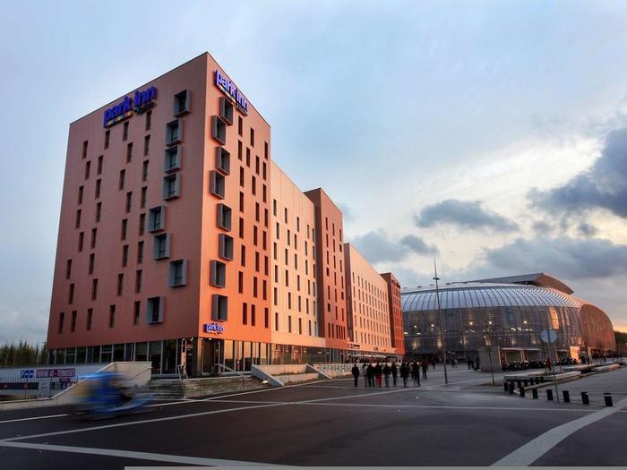 Hotel Park Inn by Radisson Lille Grand Stade - Bild 1