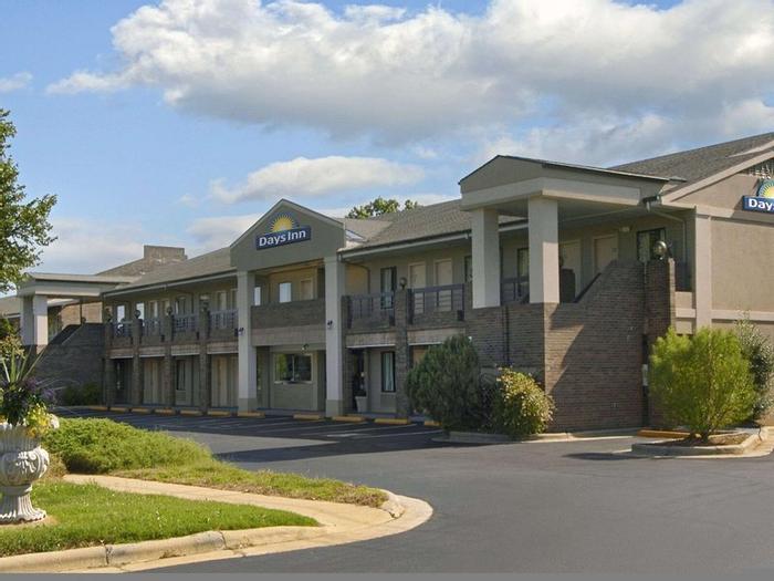 Hotel Days Inn by Wyndham Raleigh Glenwood-Crabtree - Bild 1