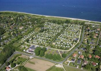 Hotel Ajstrup Strand Camping - Bild 1