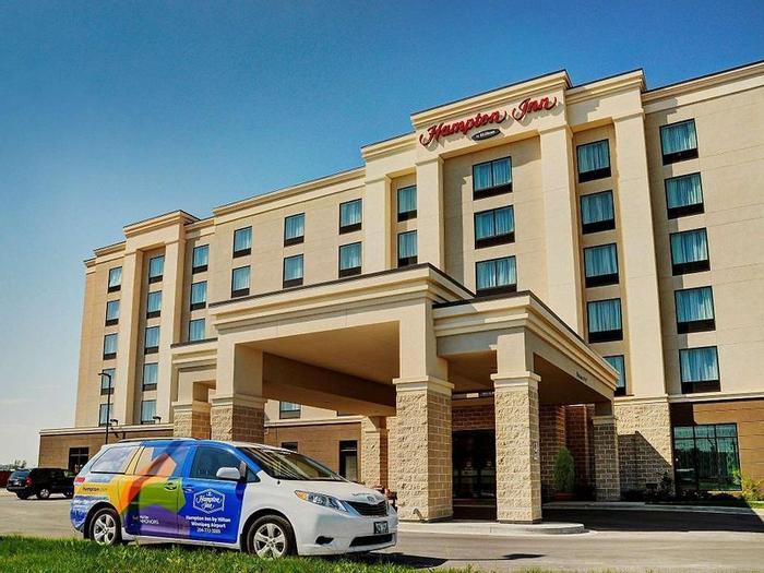 Hotel Hampton Inn By Hilton Winnipeg Airport - Bild 1