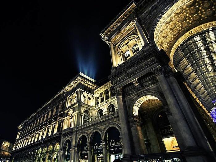 Hotel The Glamore Milano Duomo - Bild 1