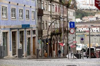 Hotel The Central House Porto Ribeira - Bild 5