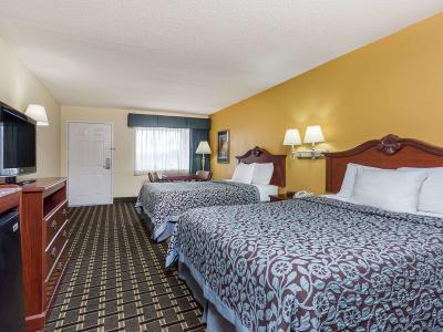 Hotel Days Inn & Suites by Wyndham Warner Robins Near Robins AFB - Bild 3