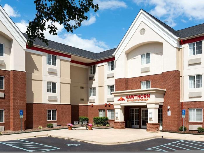 Hotel MainStay Suites Raleigh - Cary - Bild 1