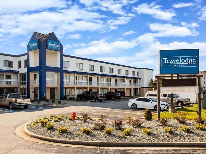 Hotel Travelodge by Wyndham Fort Wayne North - Bild 1