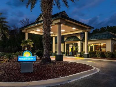 Hotel Days Inn by Wyndham Richmond Hill/Savannah - Bild 2