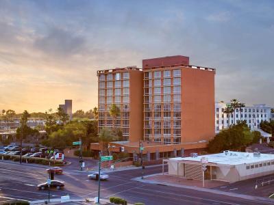 Hotel Ramada by Wyndham Phoenix Midtown - Bild 4