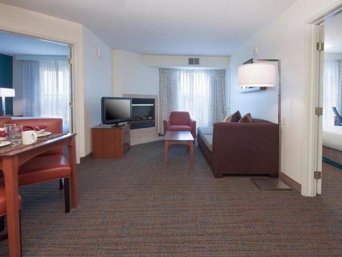 Hotel Residence Inn Des Moines West at Jordan Creek Town Center - Bild 1