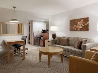Hotel Embassy Suites by Hilton Denver International Airport - Bild 5