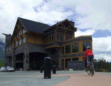 The Malcolm Hotel Canmore - Bild 4