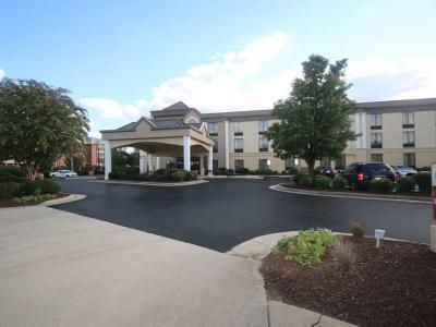 Hotel Wingate by Wyndham Greensboro/Coliseum - Bild 3