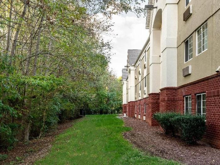 DoubleTree by Hilton Hotel Raleigh - Brownstone - University - Bild 1