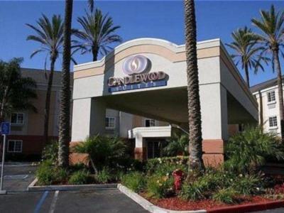 Hotel Sonesta Simply Suites Orange County Airport - Bild 3