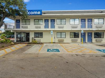 Hotel Super 8 by Wyndham College Station - Bild 3