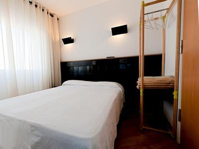 Hotel Hostal Athenas Sant Adria de Besos - Bild 2