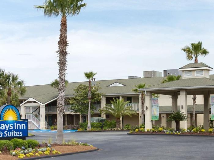 Days Inn & Suites by Wyndham Jekyll Island - Bild 1