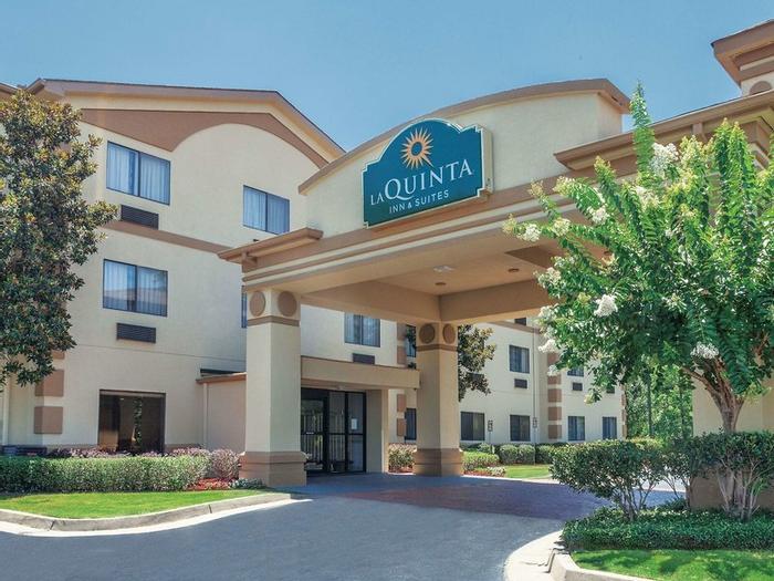 La Quinta Inn & Suites by Wyndham Jackson Airport - Bild 1