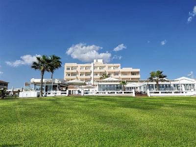 Piere Anne Beach Hotel - Bild 2