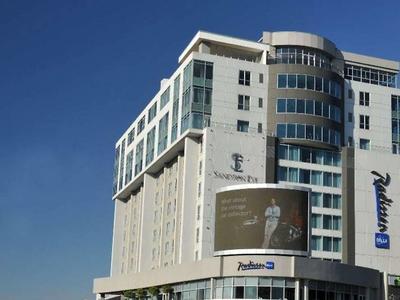 Radisson Blu Gautrain Hotel, Sandton Johannesburg - Bild 4