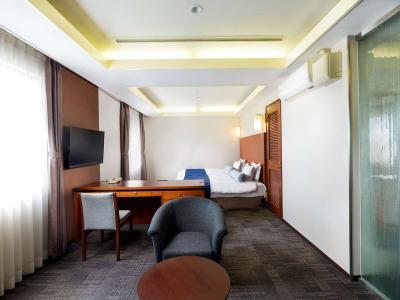 SureStay Plus Hotel by Best Western Shin-Osaka - Bild 5