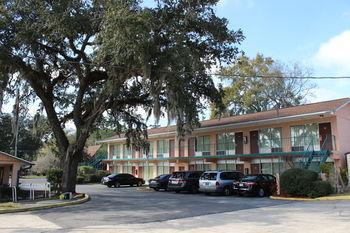 Hotel Travelers Inn Gainesville - Bild 1