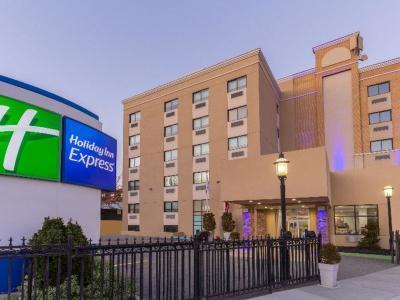 Hotel Holiday Inn Express LaGuardia ARPT - Bild 2