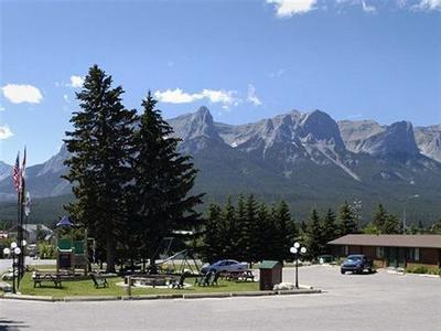 Hotel Rundle Mountain Lodge - Bild 4