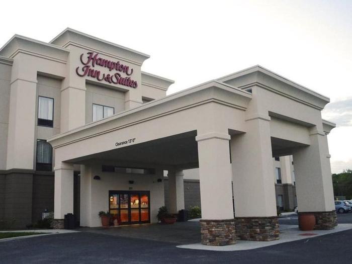 Hotel Hampton Inn & Suites New Hartford - Bild 1